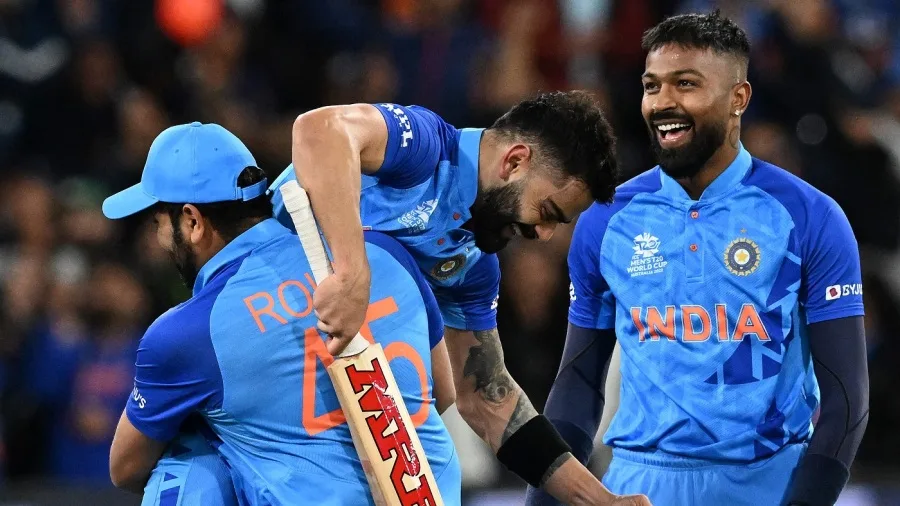 Rohit Sharma lifting Virat Kohli on his shoulders